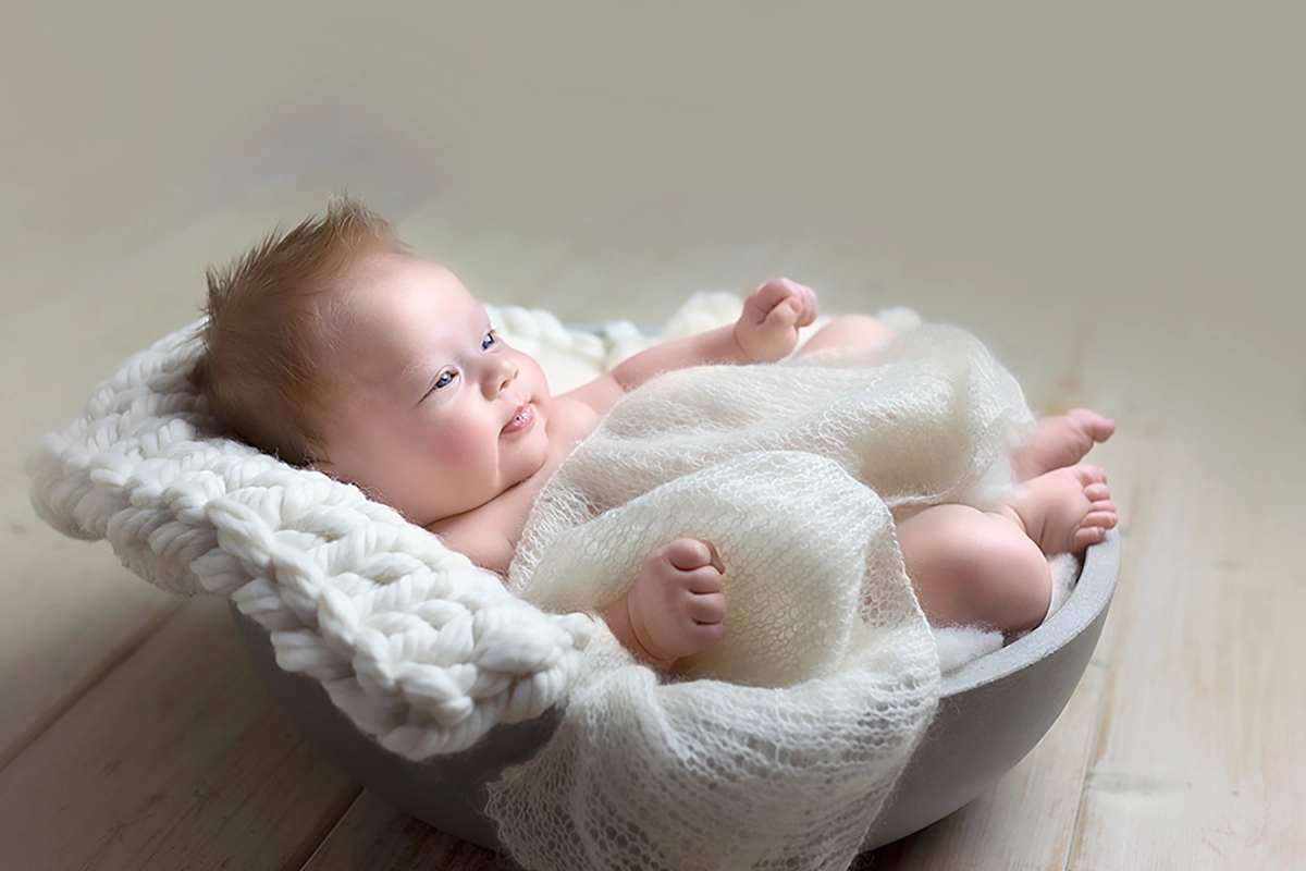 Babyshoot in Maassluis met jongen in stoere prop